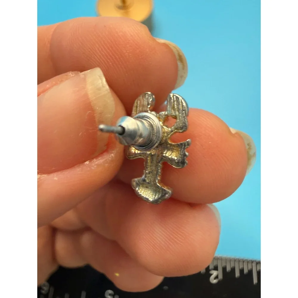 Silver Tone Lobster Stud Earrings Nautical Coastal Beach Jewelry Small Tiny‎
